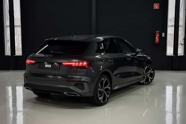 Audi A3 (2020) thumbnail 2