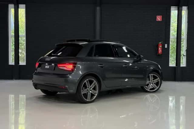 Audi A1 (2015) thumbnail 2