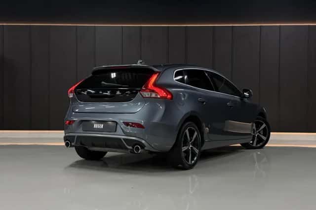 Volvo V40 (2018) thumbnail 2