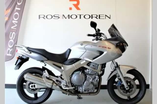 YAMAHA TDM (2003) thumbnail 1