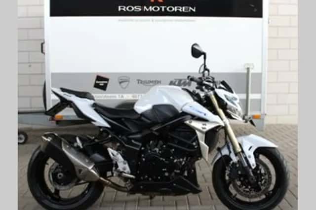 Suzuki GSR (2012) thumbnail 1