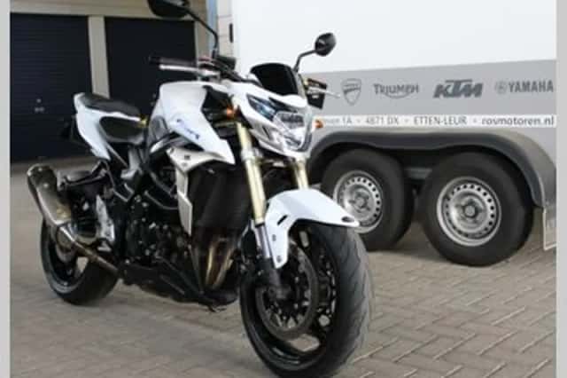 Suzuki GSR (2012) thumbnail 2