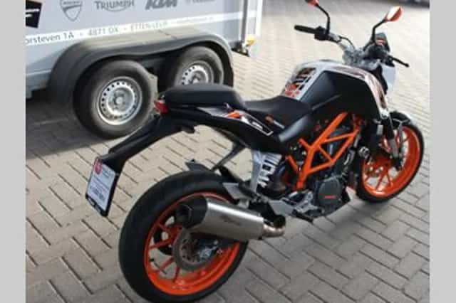 KTM 390 DUKE ABS (2016) thumbnail 3