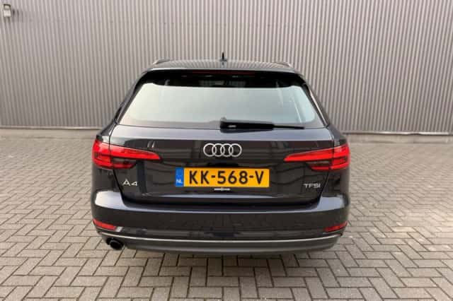 Audi A4 (2016) thumbnail 3