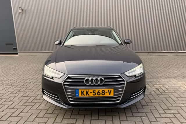 Audi A4 (2016) thumbnail 5