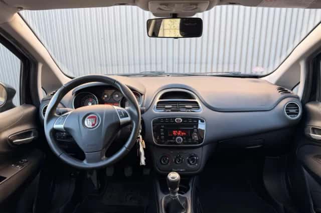 Fiat Punto (2013) thumbnail 3