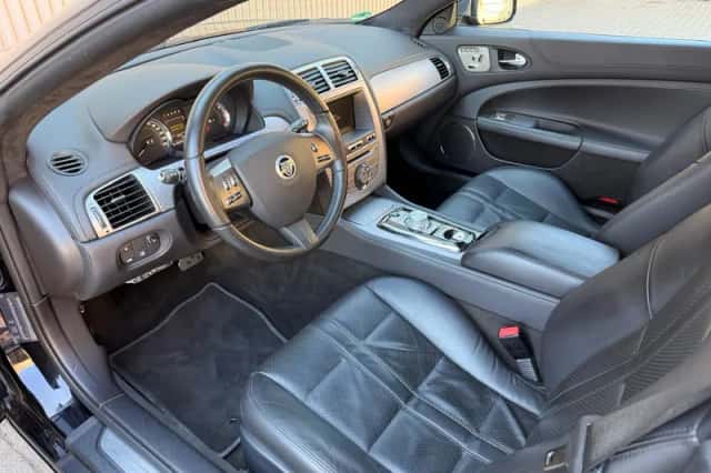 Jaguar XK (2011) thumbnail 2