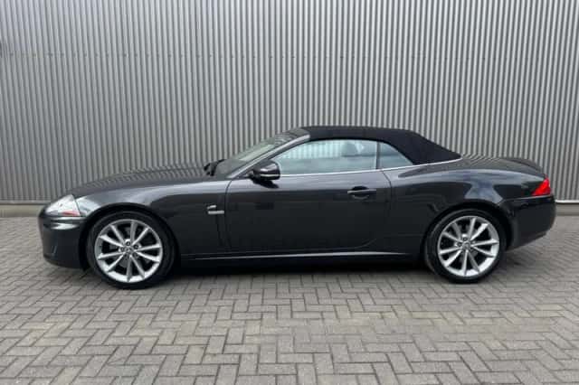 Jaguar XK (2011) thumbnail 4
