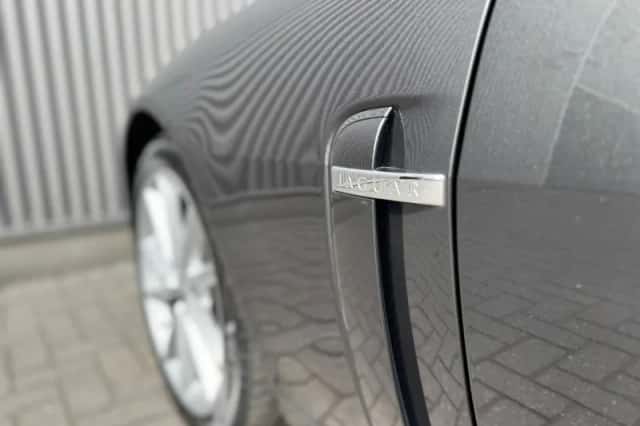 Jaguar XK (2011) thumbnail 5