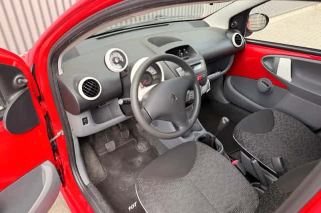 Peugeot 107 (2011) thumbnail 2