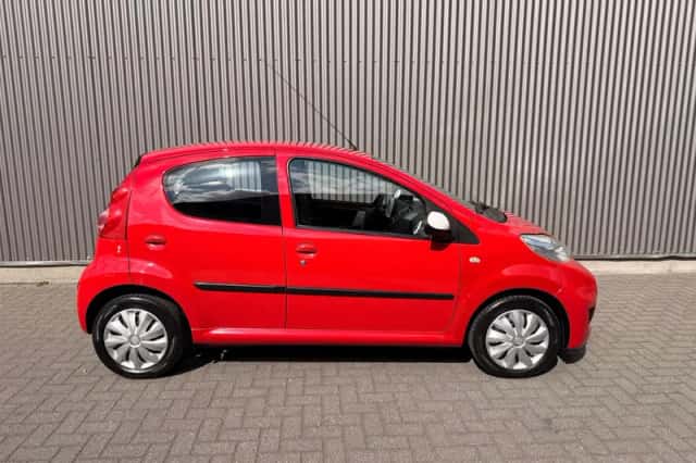 Peugeot 107 (2011) thumbnail 6