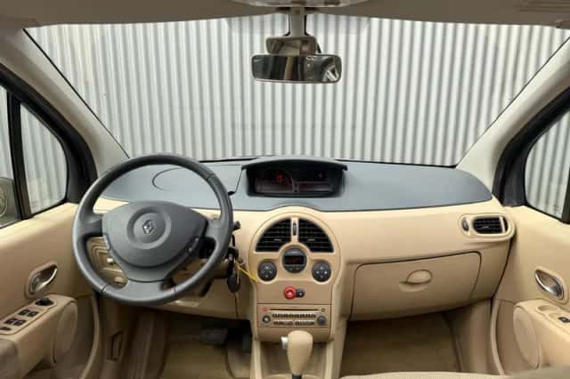 Renault Modus (2005) thumbnail 3