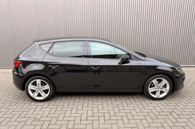 SEAT Leon (2017) thumbnail 4