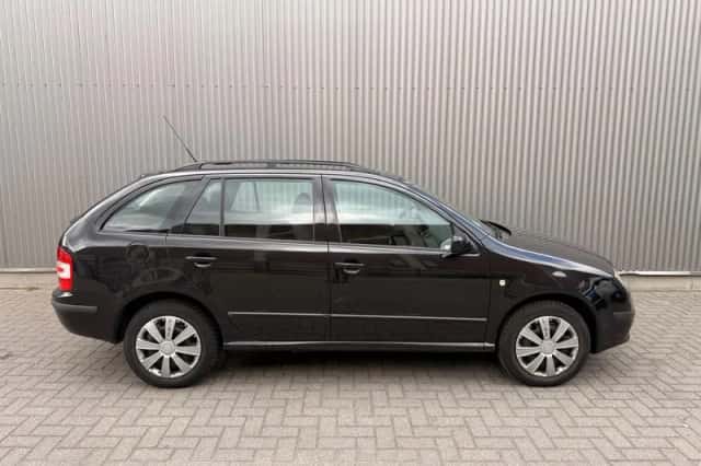 Škoda Fabia (2007) thumbnail 6