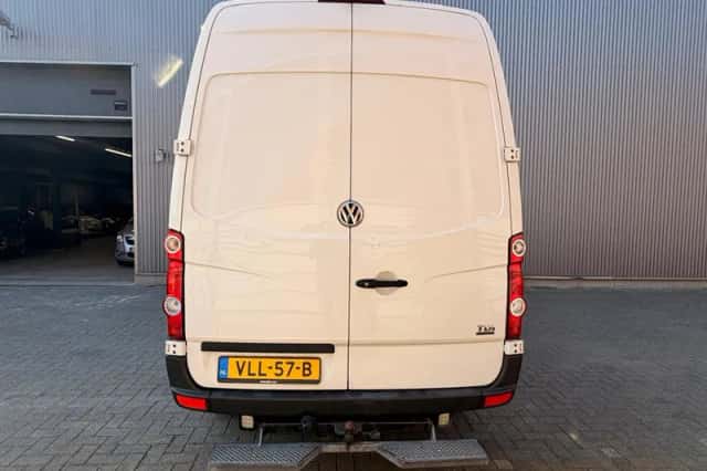 Volkswagen Crafter (2016) thumbnail 3