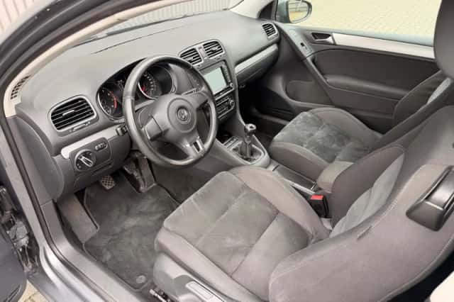 Volkswagen Golf (2009) thumbnail 3