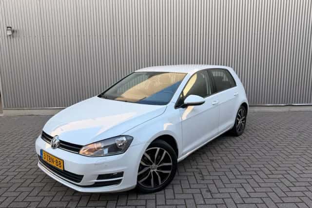 Volkswagen Golf (2014) thumbnail 1
