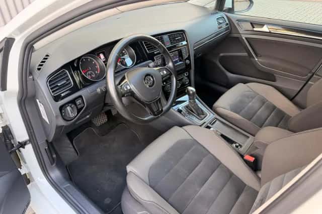 Volkswagen Golf (2014) thumbnail 2