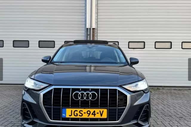Audi Q3 (2020) thumbnail 2