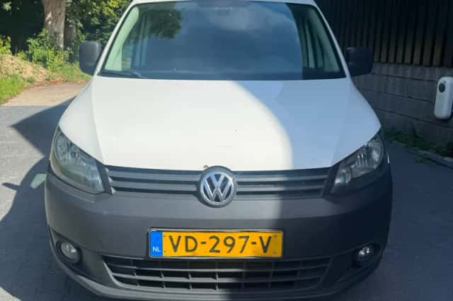 Volkswagen Caddy (2013) thumbnail 2