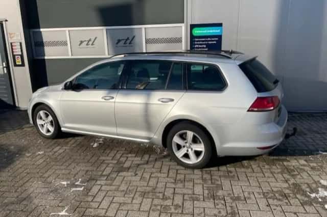 Volkswagen Golf (2013) thumbnail 3