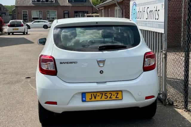 Dacia Sandero (2016) thumbnail 4