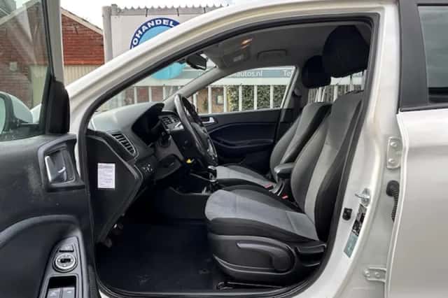 Hyundai i20 (2016) thumbnail 5