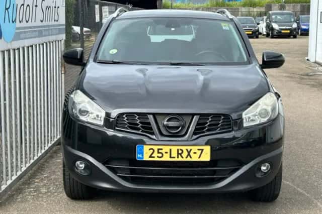 Nissan Qashqai (2010) thumbnail 2