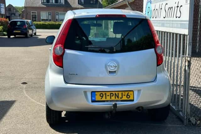 Opel Agila (2011) thumbnail 4