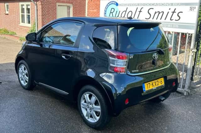 Toyota IQ (2010) thumbnail 3