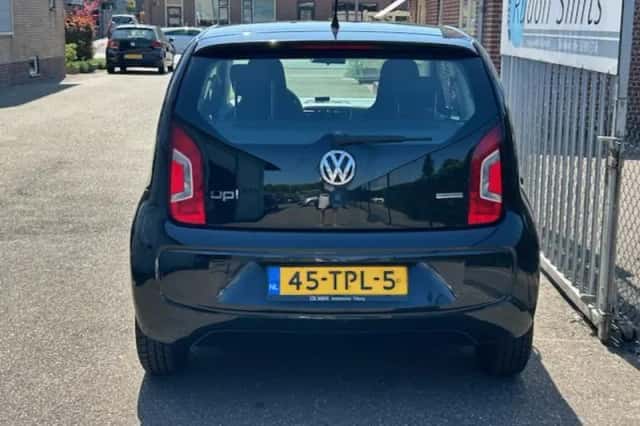 Volkswagen Up! (2012) thumbnail 4