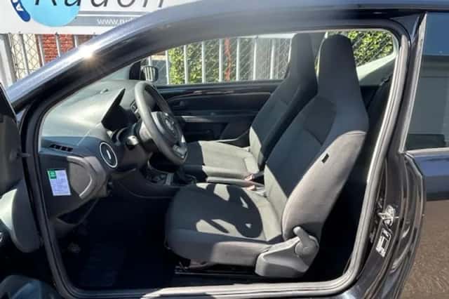 Volkswagen Up! (2012) thumbnail 5