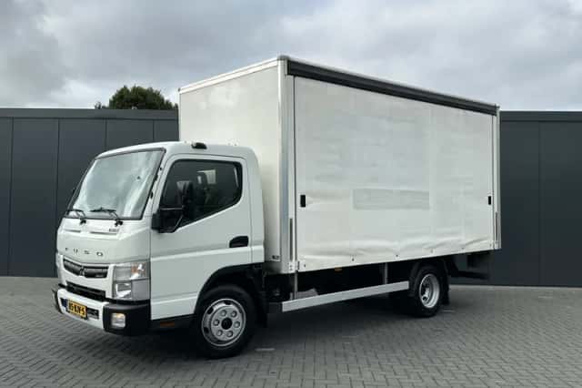 FUSO Canter (2017) thumbnail 1