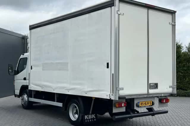 FUSO Canter (2017) thumbnail 4