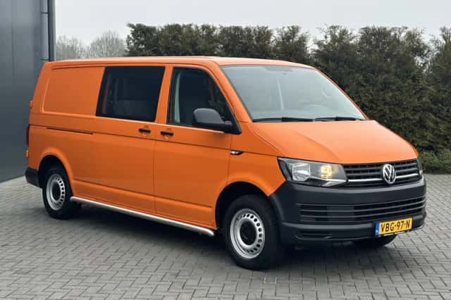 Volkswagen Transporter (2019) thumbnail 3