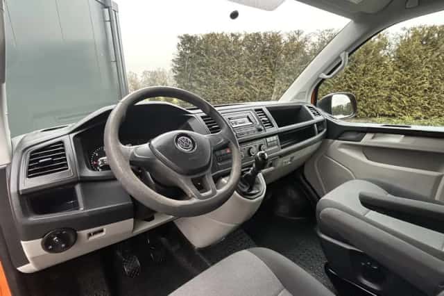 Volkswagen Transporter (2019) thumbnail 6