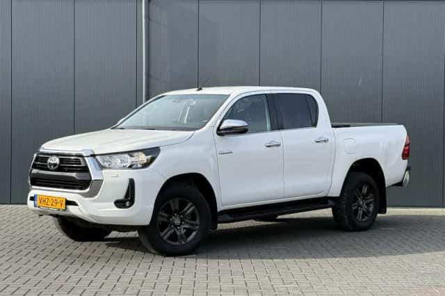Toyota Hilux (2021) thumbnail 1
