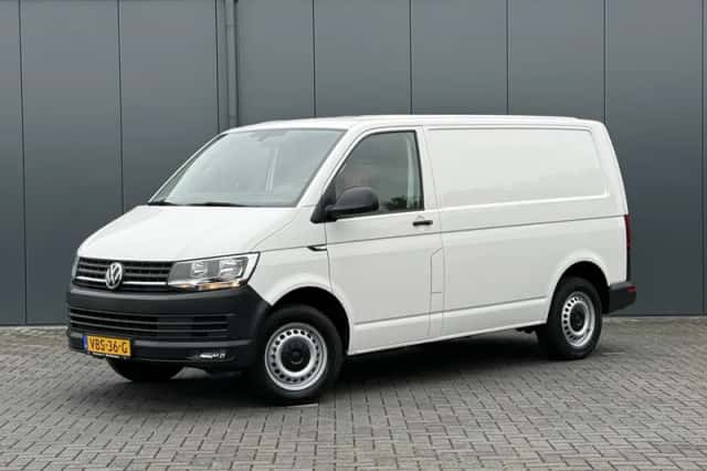 Volkswagen Transporter (2019) thumbnail 1