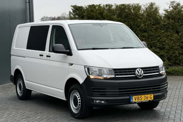 Volkswagen Transporter (2019) thumbnail 3