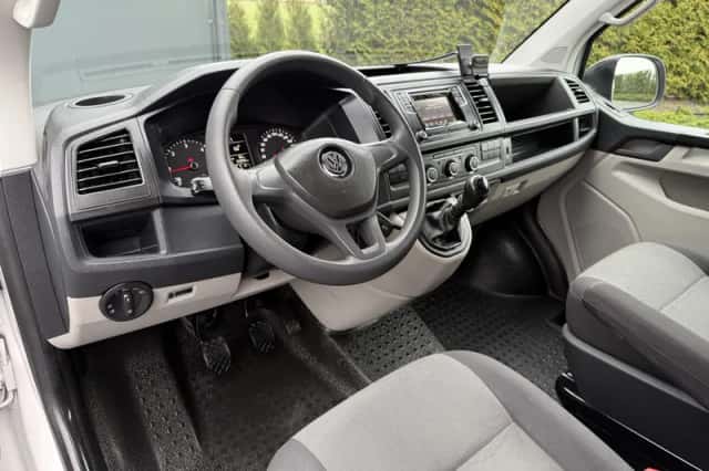 Volkswagen Transporter (2019) thumbnail 6