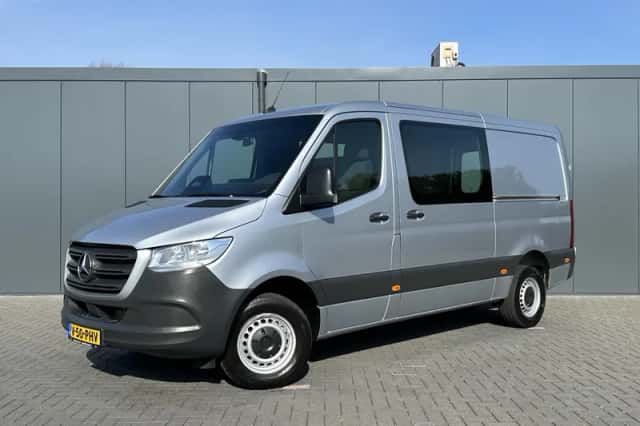 Mercedes-Benz Sprinter (2024) thumbnail 1