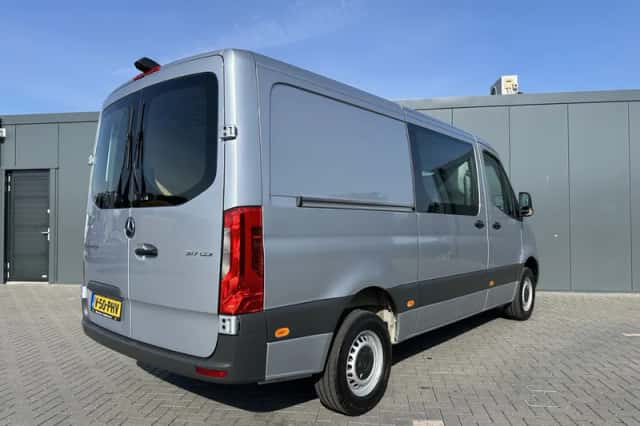 Mercedes-Benz Sprinter (2024) thumbnail 4