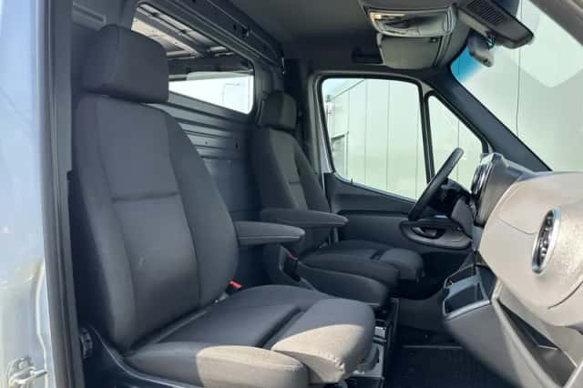 Mercedes-Benz Sprinter (2024) thumbnail 5