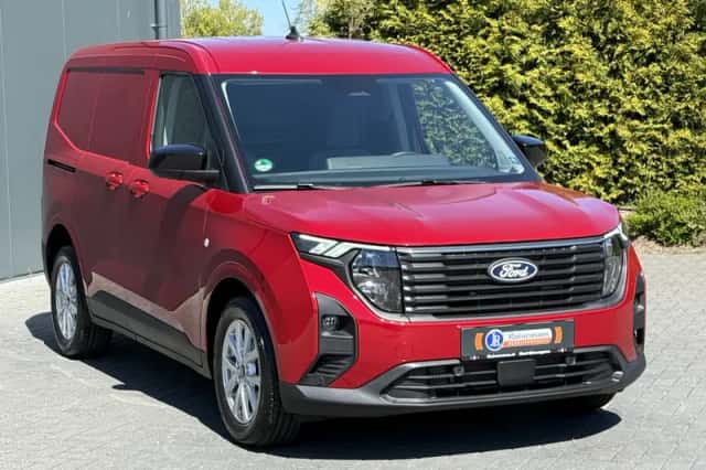 Ford Transit (2023) thumbnail 3