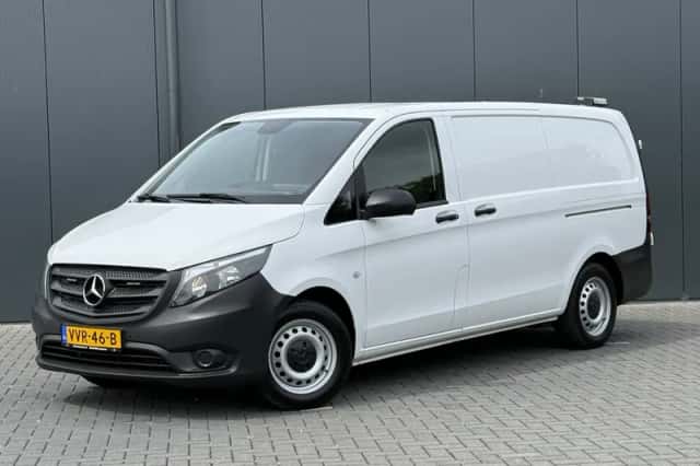 Mercedes-Benz Vito (2023) thumbnail 1