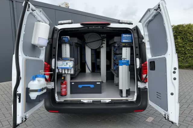 Mercedes-Benz Vito (2023) thumbnail 2