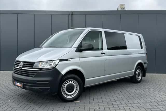 Volkswagen Transporter (2024) thumbnail 1