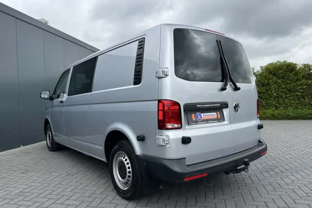 Volkswagen Transporter (2024) thumbnail 4