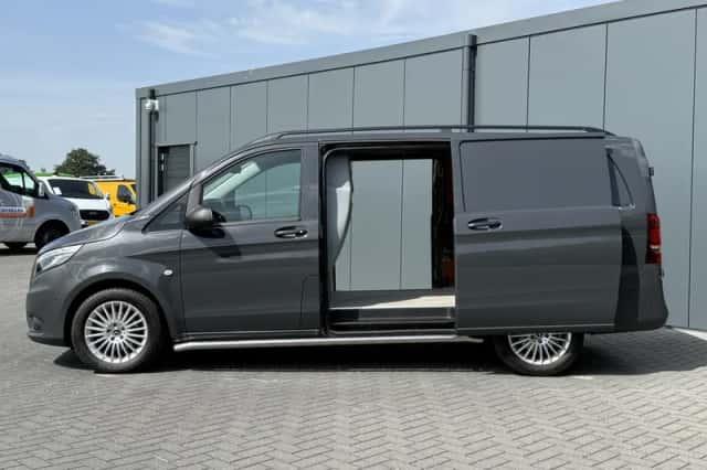 Mercedes-Benz Vito (2017) thumbnail 2