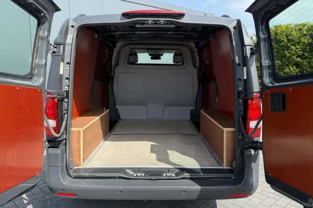 Mercedes-Benz Vito (2017) thumbnail 6